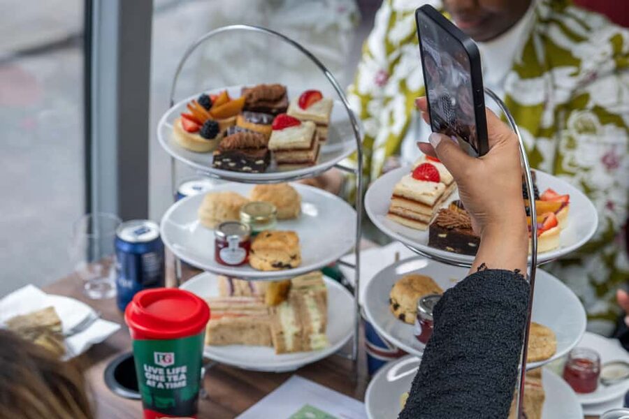 London: Afternoon Tea Bus Tour & London Eye Option - Comfort and seating: how to get the best views