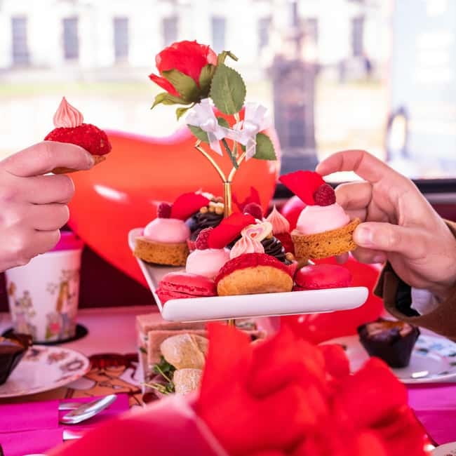 London: Afternoon Tea Sightseeing Bus Tour - Music, staff service, and the small comforts that add up
