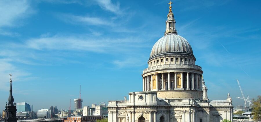 London: App-Based Walking Tour with 30 Stops - Practical Stuff: Headphones, Entry Tickets, and Real-World Timing