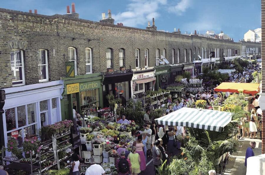 London: Authentic London Sunday Markets Walking Tour - Broadway Market: Breakfast Energy and Street-Food Smells