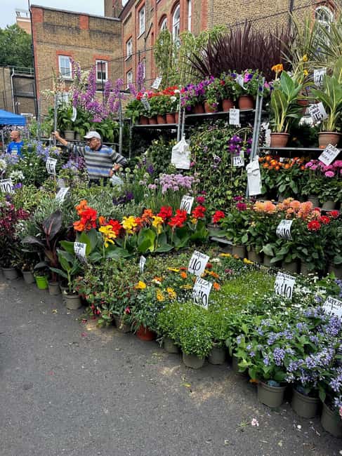 London: Authentic London Sunday Markets Walking Tour - Columbia Road Flower Market: People-Watching With Classic London Color