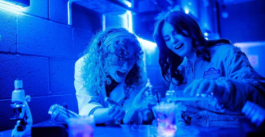 London: Avora New World Cocktail Experience with 3 Cocktails - The space jumpsuit: fun photos, real comfort choices