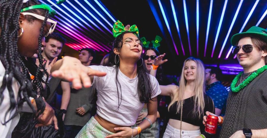 London: Bar and Club Crawl to 5 Central London Venues - Hosts Who Keep the Group Together (and the Mood Up)