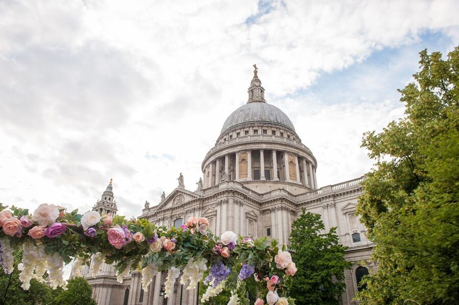 London: Bar Bus Tour by Tootbus - The Guide Factor: Music Choices and the Movie Quiz Style