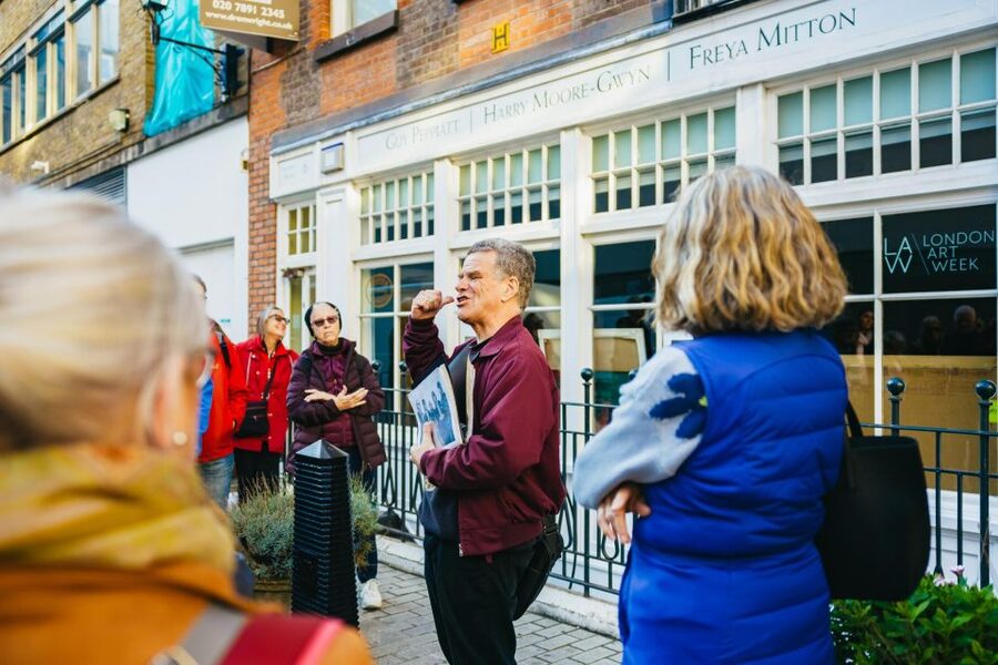London: Beatles and Abbey Road Tour with Richard Porter - Abbey Road Studios and the zebra crossing photo finish