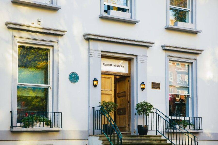London: Beatles and Abbey Road Tour with Richard Porter - Soho and Mayfair stops: where the fame started