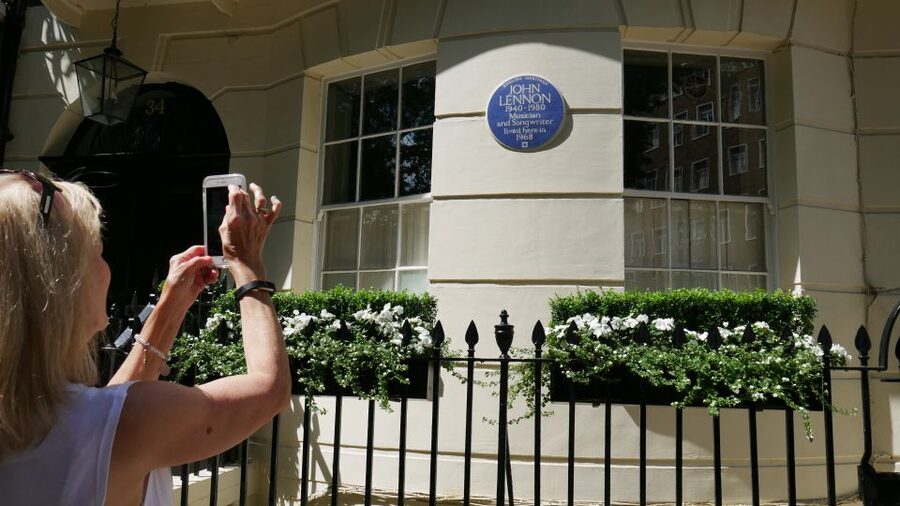 London: Beatles Tour by Black Taxi - Abbey Road and the Rooftop Moment: Photos That Feel Like the Story