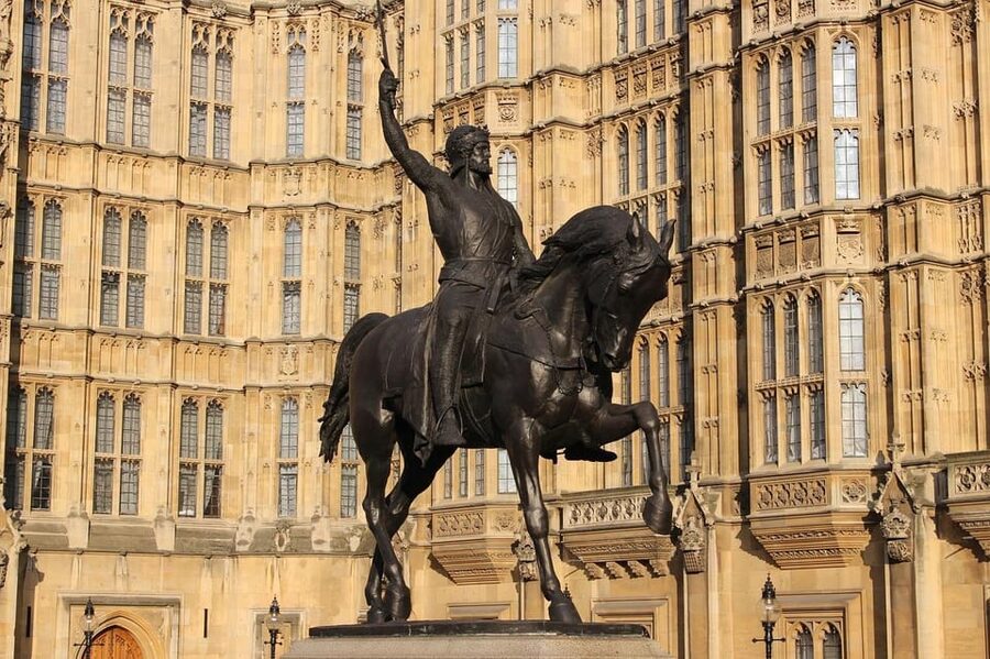 London: Big Ben, Churchill War Rooms & Buck'ham Palace Tour - Westminster Abbey and Big Ben’s neighborhood: getting the sightline right