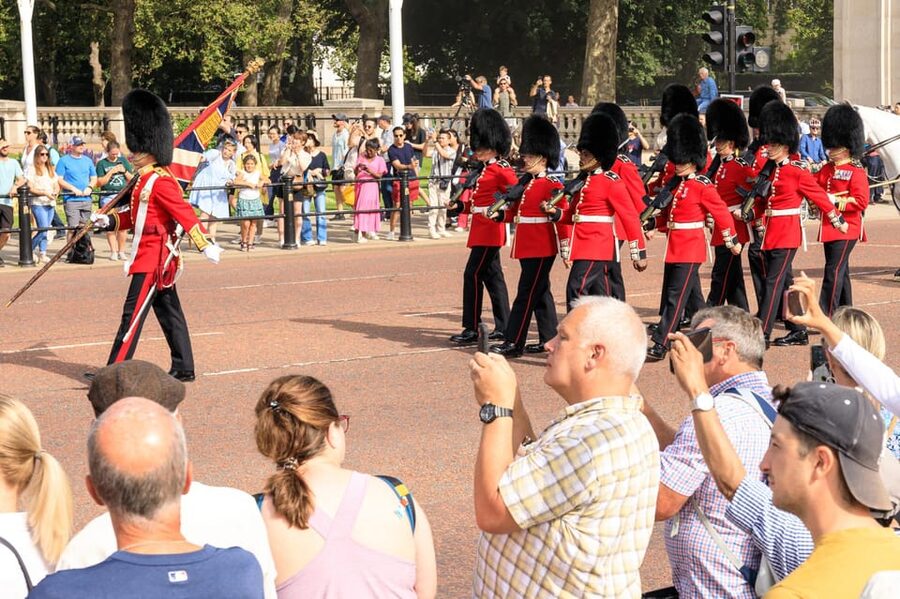 London: Big Ben, Churchill War Rooms & Buck'ham Palace Tour - Buckingham Palace without the Palace-ticket headache