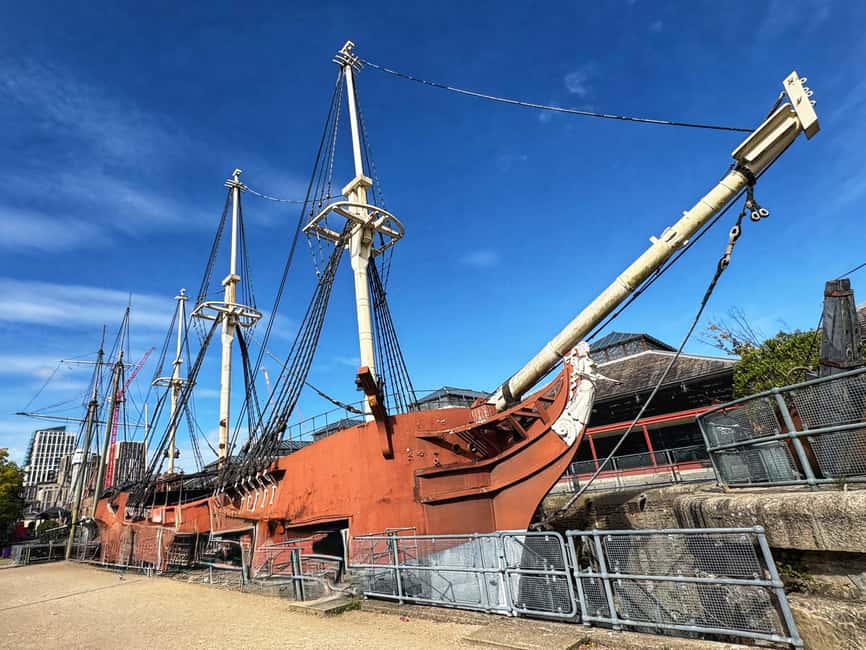 London: Bloody Thames, Pirates, and Execution Dock Tour - The Pub Finale at Hung, Drawn and Quartered