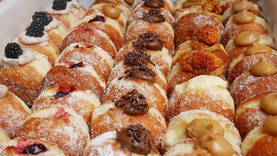 London: Borough Market Food Tour with 6+ Authentic Tastings - Pacing and portions: why you should arrive hungry, not starving