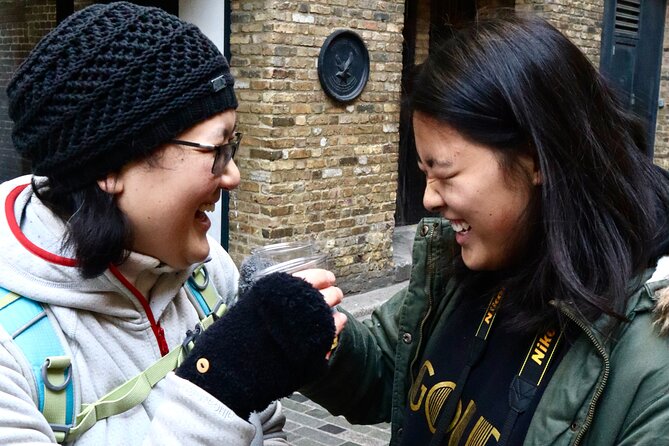 London Bridge & Borough Market Food Tour with 7 Authentic Dishes - Stop 2: Fish and chips, and the chip-fry reality check