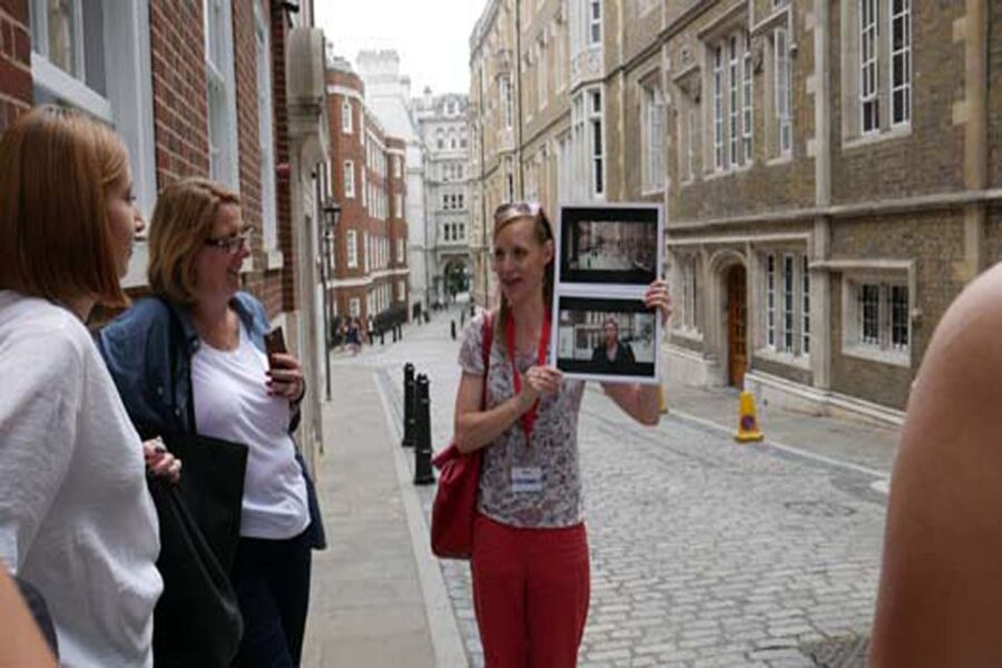 London: Bridget Jones 2–Hour Walking Tour - Starting at Temple Underground: the smart way to begin