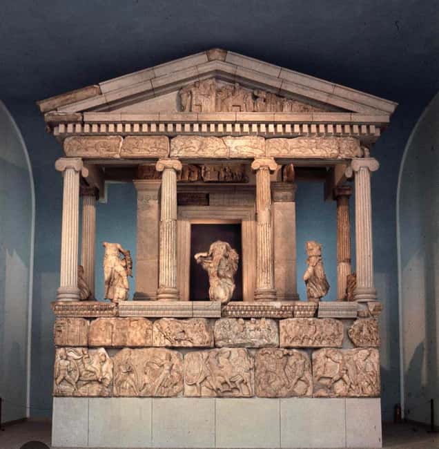 London: British Museum + Guided Tour + Priority Entry - First stop: finding the British Museum without stress