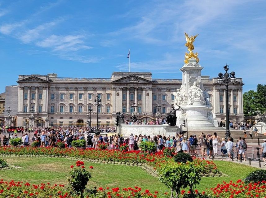 London: Buckingham, Big Ben & Westminster Abbey Tour - Whitehall’s Horse Guards area: short stop, useful positioning
