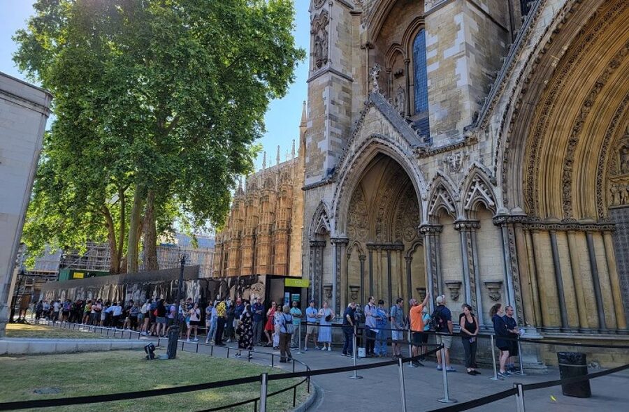 London: Buckingham, Big Ben & Westminster Abbey Tour - Coronation Chair and Poets Corner: two stops that change the way you see it