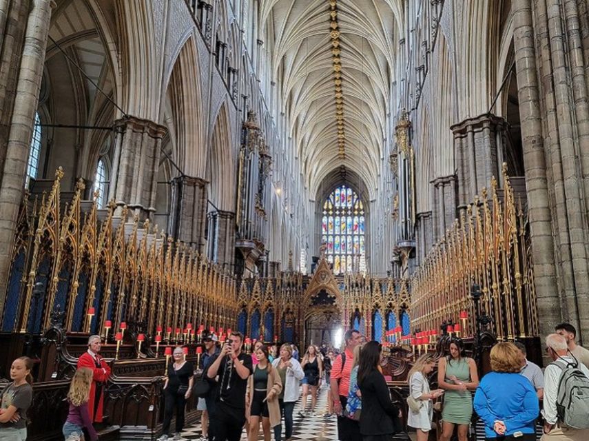 London: Buckingham, Big Ben & Westminster Abbey Tour - Parliament Square to Downing Street: quick political scenery