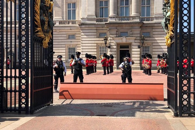 London: Buckingham Palace & Big Ben (& Westminster Abbey entry) - Key Points at a Glance