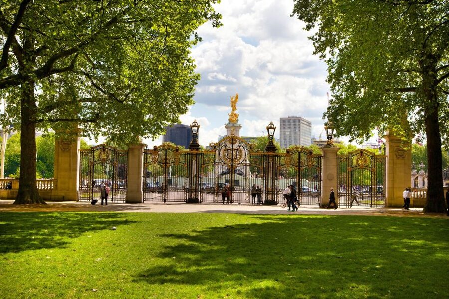 London: Buckingham Palace & Changing of the Guard Experience - Key things you’ll notice