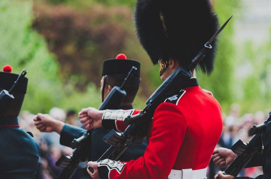 London: Buckingham Palace & Changing of the Guard Experience - When plans shift: timing changes and road closures