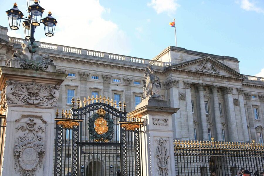 London: Buckingham Palace Entry Ticket & Royal Walking Tour - Key Points You’ll Care About