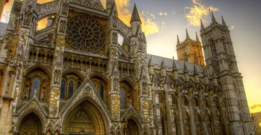 London: Buckingham Palace, Westminster Abbey & Big Ben Tour - Meeting outside the Ritz: start clean, start calm