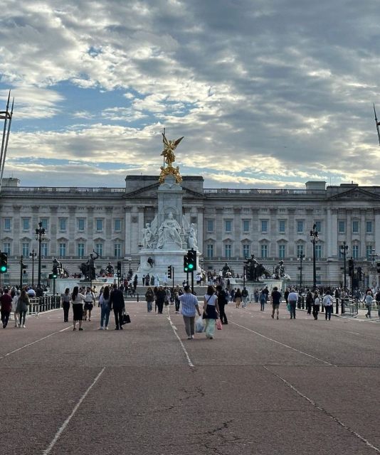 London: Buckingham Palace & Westminster Guided Walking Tour - Meeting at Green Park: Finding the Diana Fountain Start