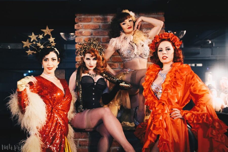 London: Burlesque Cabaret Show in the West End - What You See in the Round: Cabaret Glamour With a Proper Edge