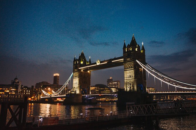 London By Night Black Taxi Tour - Tower of London by night: prison years, royal design, and a full stop