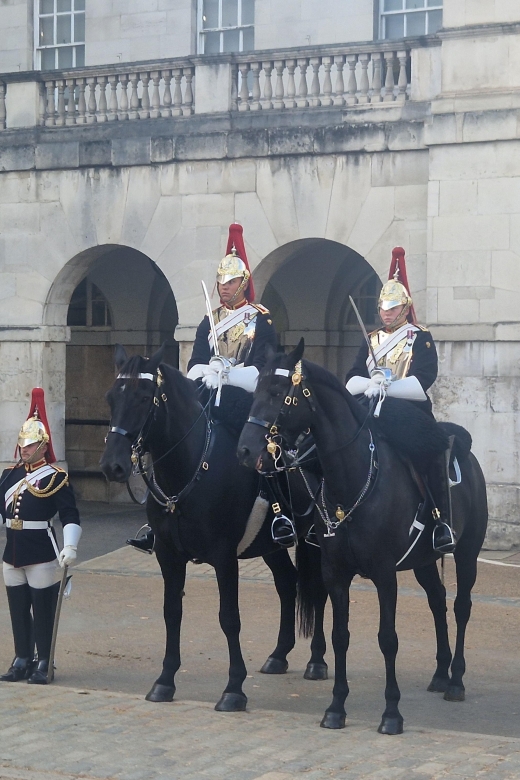 London by taxi: Highlights Tour in a real London Black Cab. - Views from Greenwich Observatory and Primrose Hill