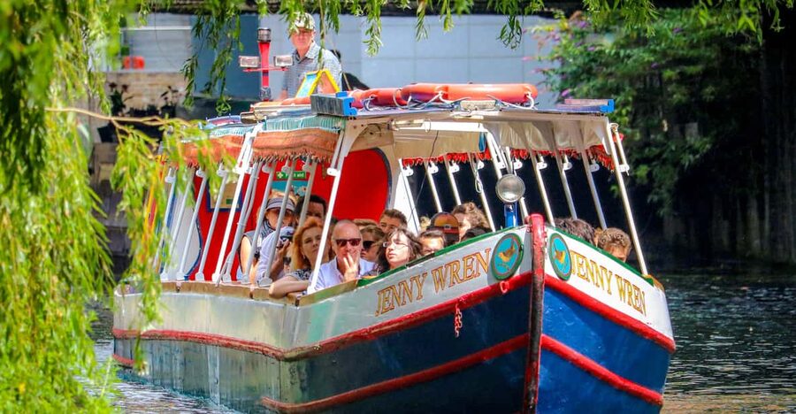 London: Canal Boat Ride on Camden Lock - Hampstead Road Lock: The Working Engineering Moment You’ll Want to Watch Twice