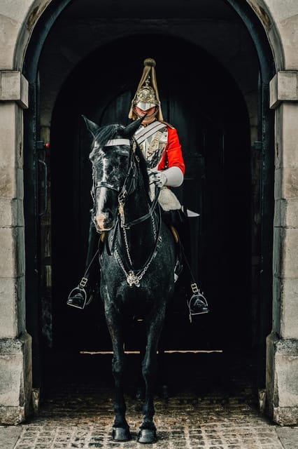 London: Changing of the Guard Experience and Landmarks Tour - Pricing and value: why $28 can work for a short London stay