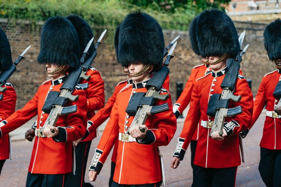 London: Changing of The Guard Tour - Uniform Details and Symbolism: What Your Guide Will Translate for You