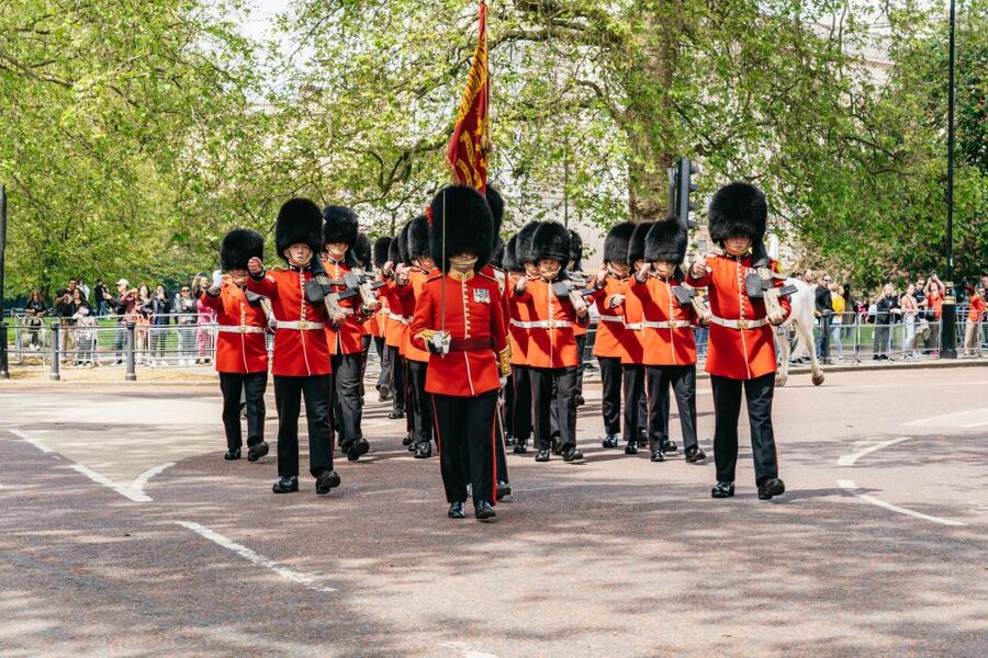 London: Changing of the Guard Tour by Buckingham Palace - Foot guards, horse guards, and Sunday Parade variations