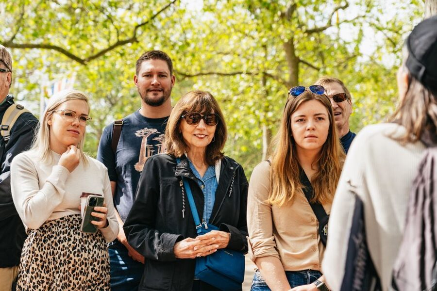 London: Changing of the Guard Tour by Buckingham Palace - How much is $18 really worth for a 90-minute to 4-hour tour?