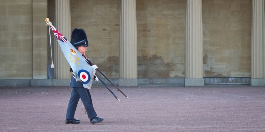 London Changing of the Guard Tour - Front Row 12 guests 2,5h - Horse Guards Parade at Whitehall: The Best Long Watch