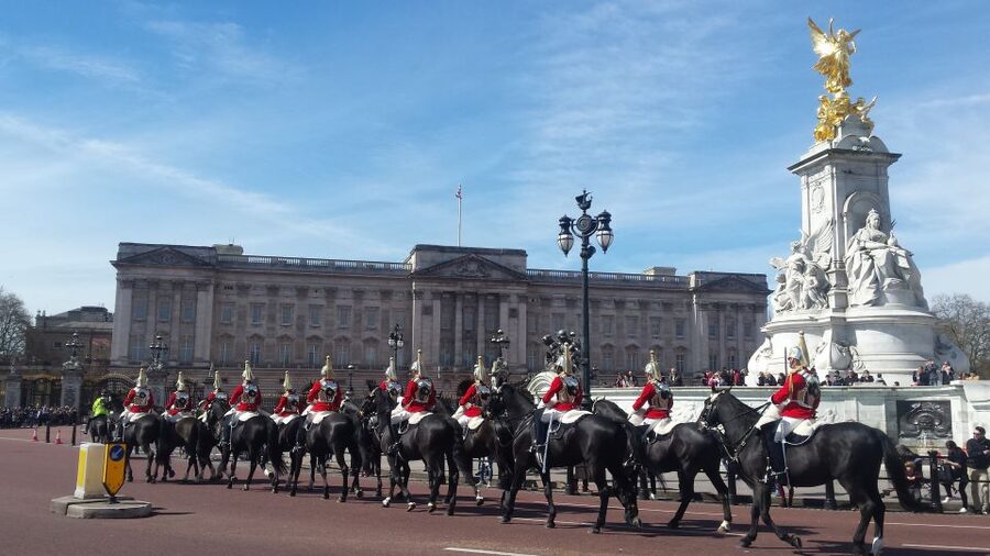 London: Changing of the Guard Walking Tour - Finish on The Mall: where the experience lands