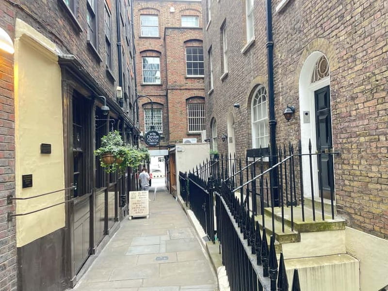 London: Charles Dickens Walking Tour for Small Groups - Key highlights worth planning around
