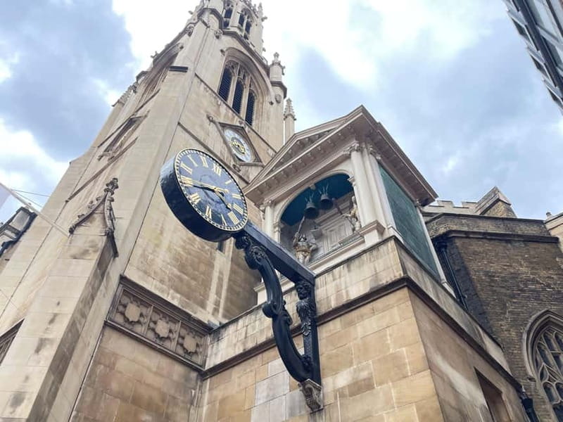 London: Charles Dickens Walking Tour for Small Groups - The tour’s story arc: from troubled childhood to author breakthrough