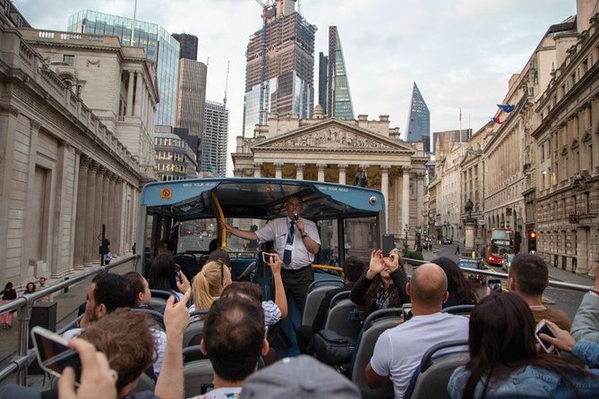 London Christmas Day 1 Day Hop-on Hop-off Bus Tour - Wi‑Fi and open-top buses: small comforts, big impact in winter