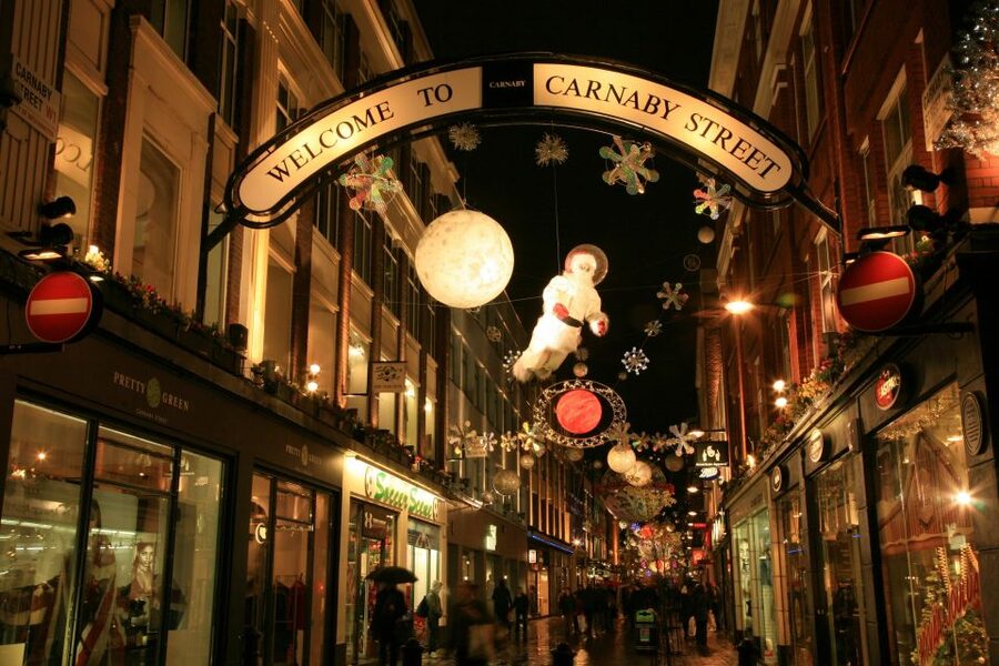 London: Christmas Eve City Tour with Dinner & Midnight Mass - Covent Garden Christmas dinner: 3 courses and a glass of prosecco