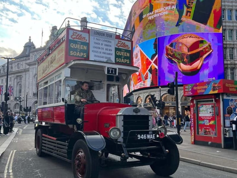 London: Christmas Lights & Bites Tour - Where you’ll meet: Bus Stop 40B near Embankment Pier