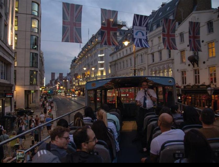 London: Christmas Lights Bus Tour With Live Guide - Who should book this tour (and who should skip it)?