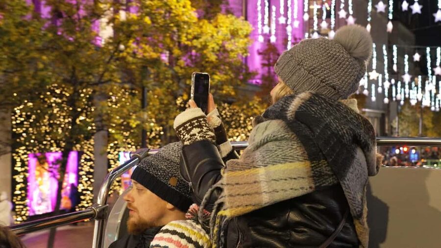 London: Christmas Lights Bus Tour With Live Guide - What you’ll actually see: landmarks and streets in the glow