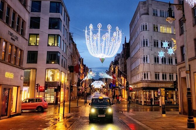 London Christmas Lights Guided Tour by Cab - Why This Black Cab Christmas Lights Tour Works So Well