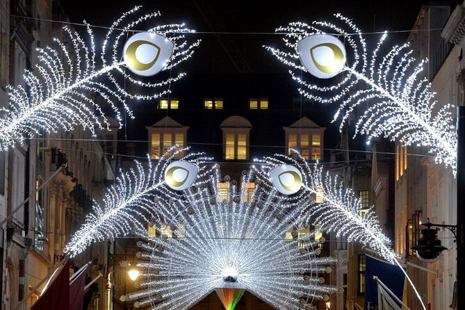 London Christmas Lights Guided Walking Tour - Covent Garden to Trafalgar Square: the first glow and the biggest icons