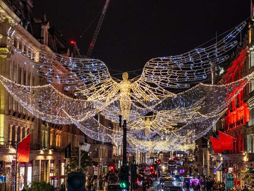London: Christmas Lights Tour by Vintage Bus - Strand to Trafalgar Square: the classic starting lineup