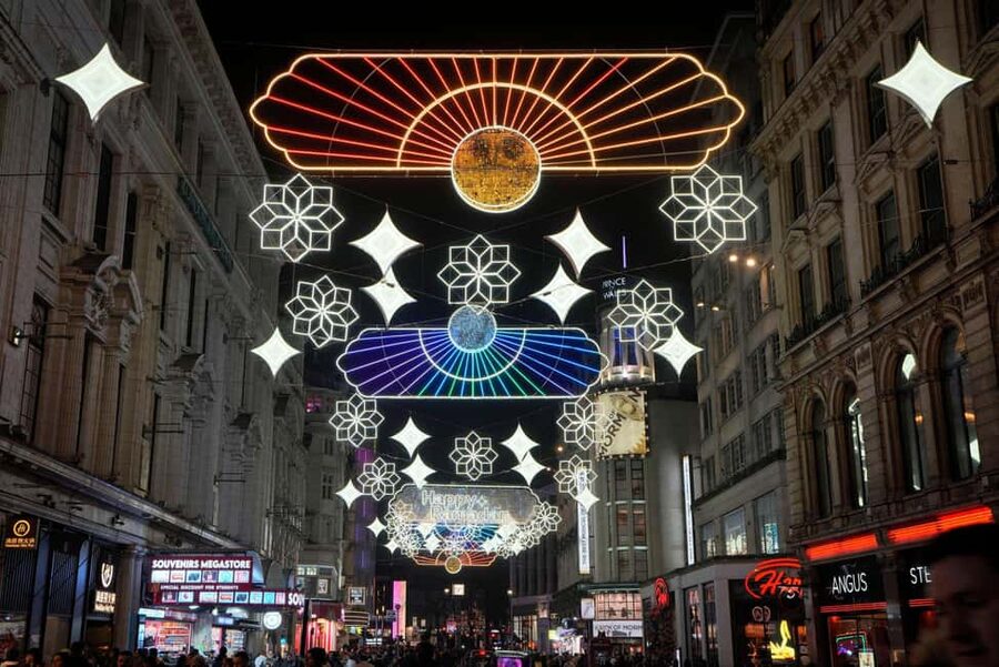 London: Christmas Lights Tour by Vintage Bus - Regent Street and Hamleys windows: the shopping-street payoff