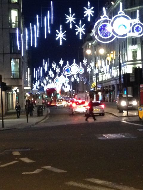 London: Christmas Lights Tour in a Black Cab - Photo Stops With Real Payoff (Not Just Quick Glances)