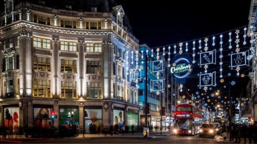 London: Christmas Lights Tour, Mince Pies, & Festive Drinks - Where You Meet: Victoria Area Setup